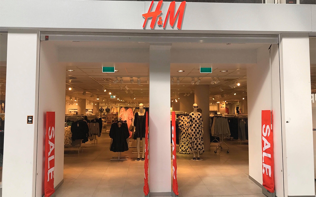 Entrén till H&M i Oskarshamn.