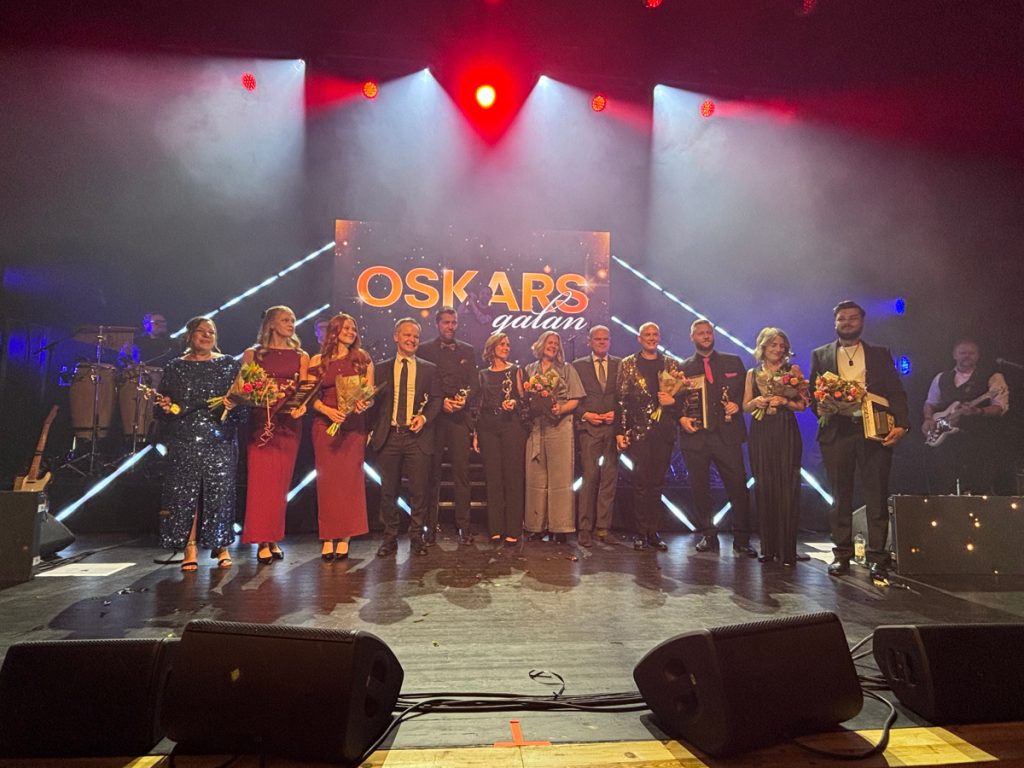 Bild på alla vinnare vid näringslivsgalan Oskarsgalan 2025