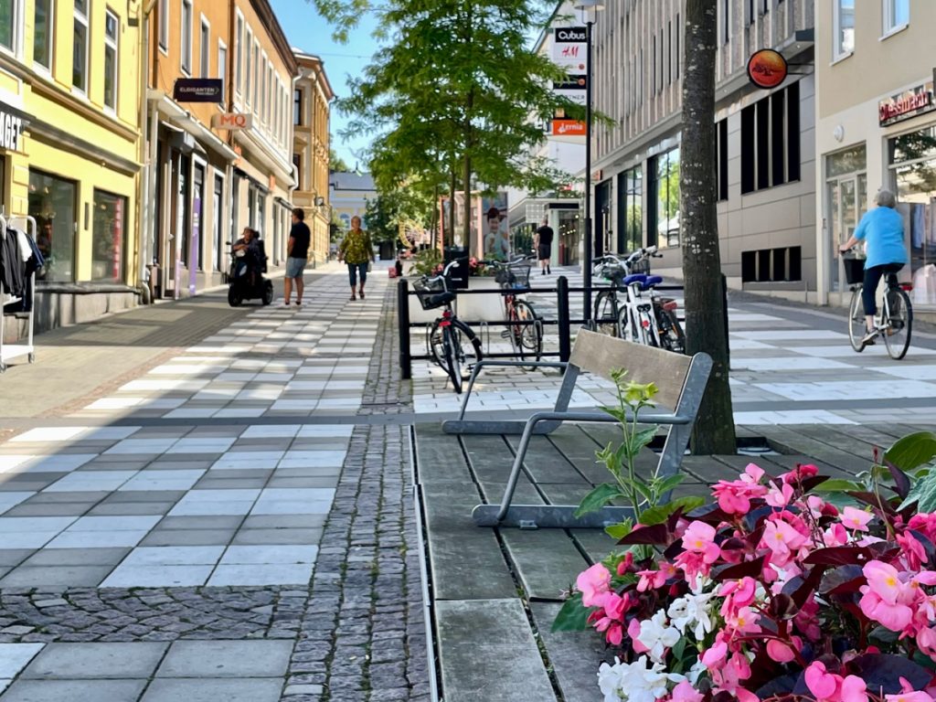 Gågata i Oskarshamn centrum.