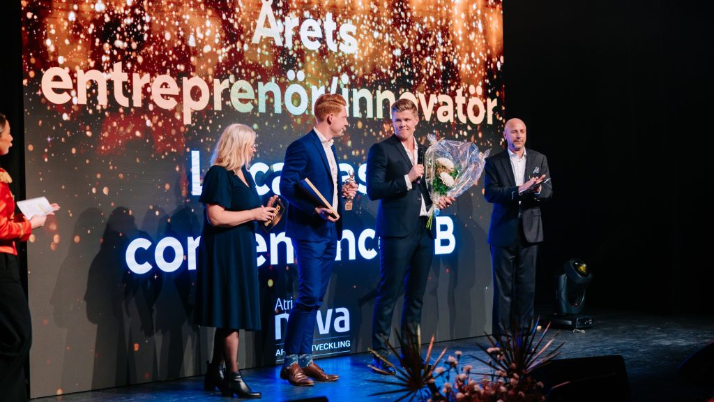 Local Taste tar emot pris som årets entreprenörer på Oskarsgalan 2024.