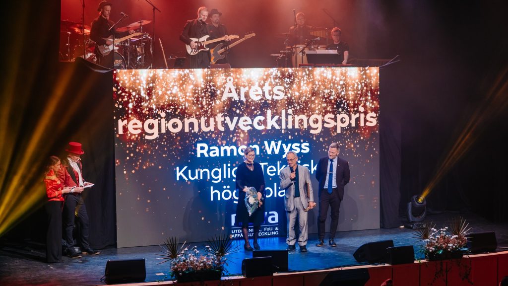 Ramon Wyss tar emot pris som årets regionutvecklare på Oskarsgalan 2024.