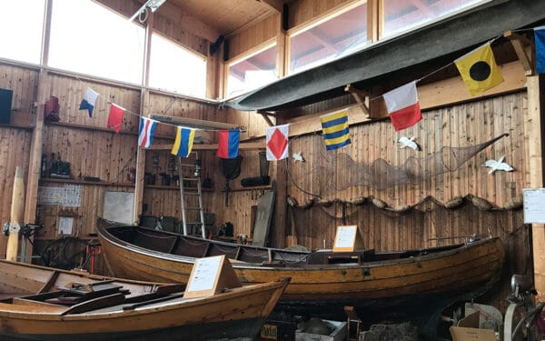Museet med båtar och maskiner i Oskarshamn
