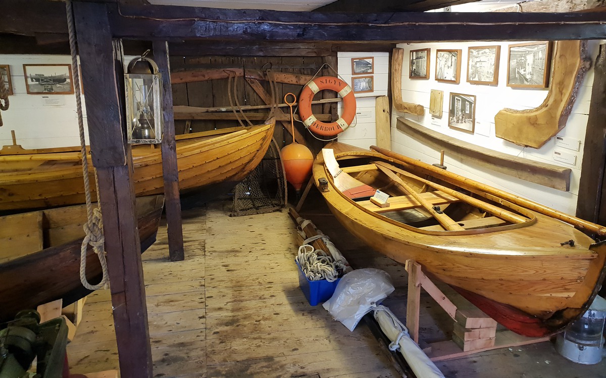 Museum med mindre fartyg i Figeholm.
